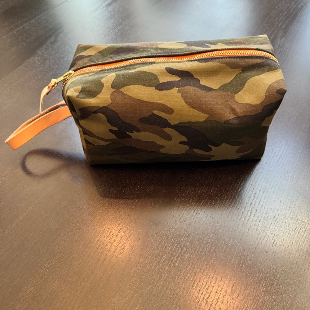 General Knot & Co Ranger Camouflage Travel Kit, EUC